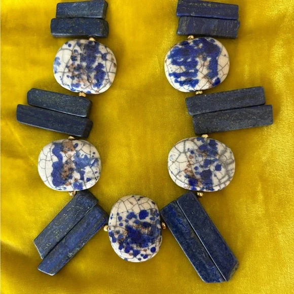 Lapis stone necklace with gold chain - Picture 7 of 8